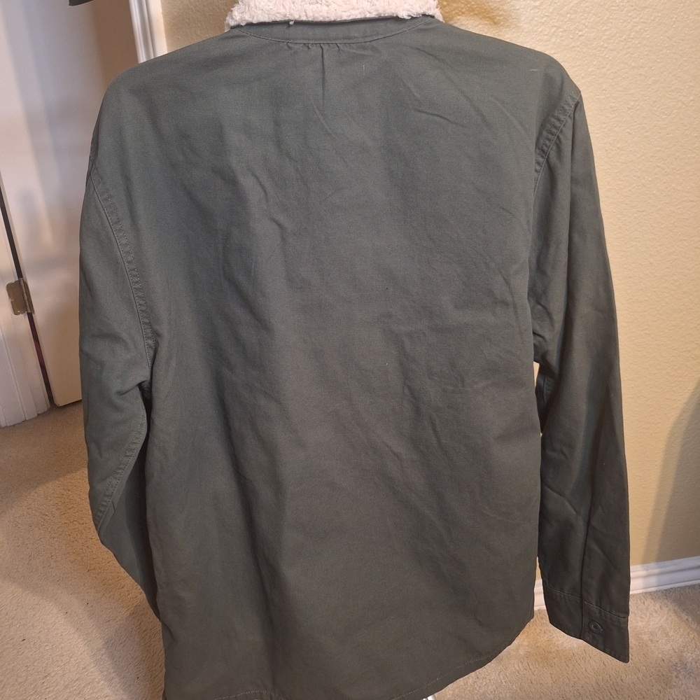 RVCA Army Green Men's Jacket with Sherpa Collar. Size M NWT - Picture 6 of 8